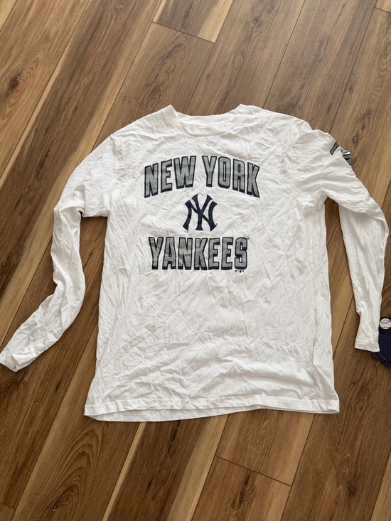 Fanatics Other - Fanatics White New York Yankees Long-Sleeve Tee